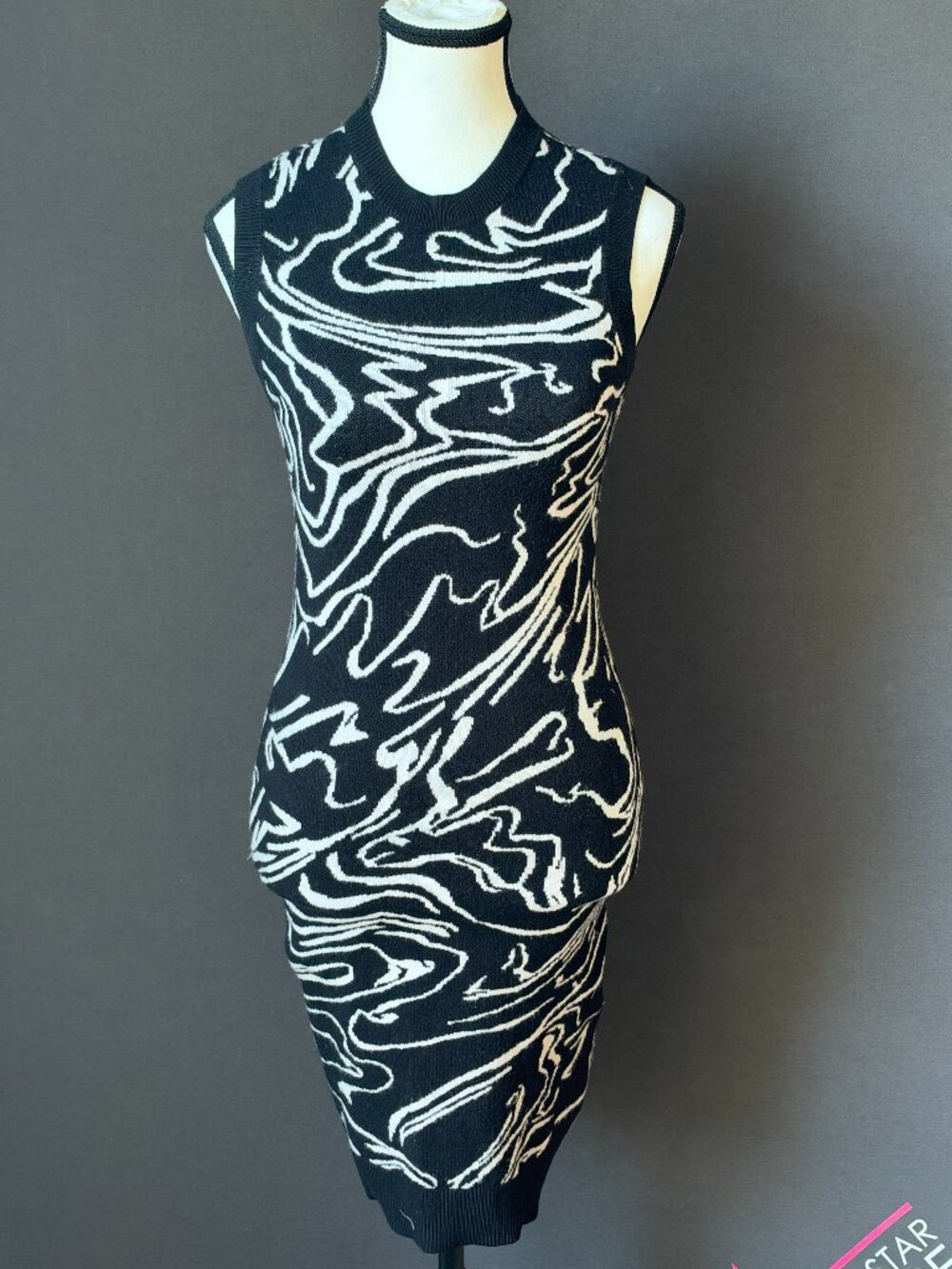 Willow & Wind Black White Swirl Knit Sweater Dress Open Back Cutout Mini S